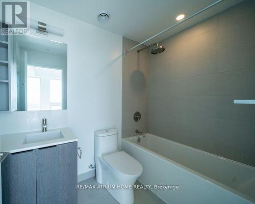 4212 - 55 Mercer Street, Toronto, ON - Indoor Photo Showing Bathroom