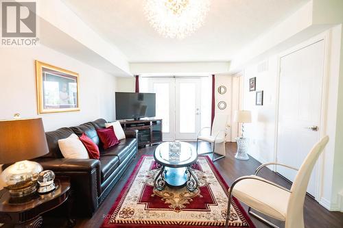 102 - 3108 Eglinton Avenue W, Mississauga, ON - Indoor Photo Showing Living Room