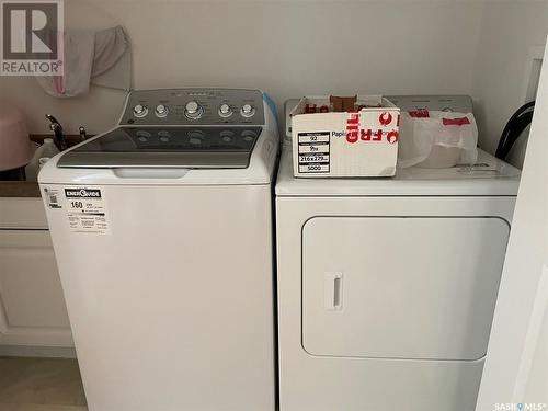 3019 Central Avenue, Waldheim, SK - Indoor Photo Showing Laundry Room