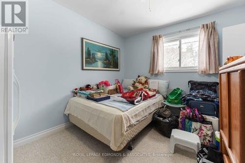 884 Witt Road, Laurentian Valley, ON - Indoor Photo Showing Bedroom