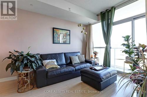 1902 - 75 Queens Wharf Road, Toronto, ON - Indoor Photo Showing Living Room