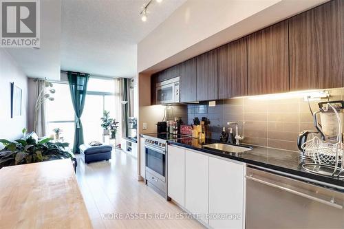 1902 - 75 Queens Wharf Road, Toronto, ON - Indoor Photo Showing Kitchen With Upgraded Kitchen