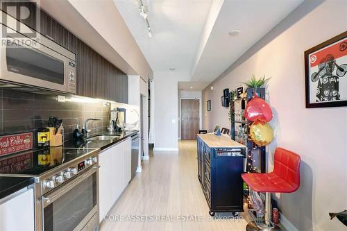 1902 - 75 Queens Wharf Road, Toronto, ON - Indoor Photo Showing Kitchen