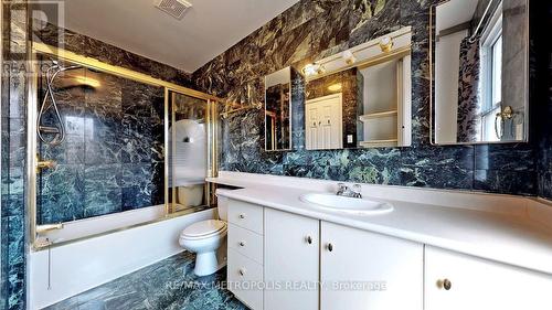 12 - 2051 Bridletowne Circle, Toronto, ON - Indoor Photo Showing Bathroom