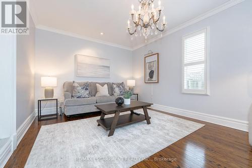 1225 Saddler Circle, Oakville, ON - Indoor Photo Showing Living Room