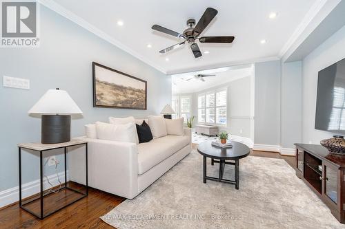 1225 Saddler Circle, Oakville, ON - Indoor Photo Showing Living Room