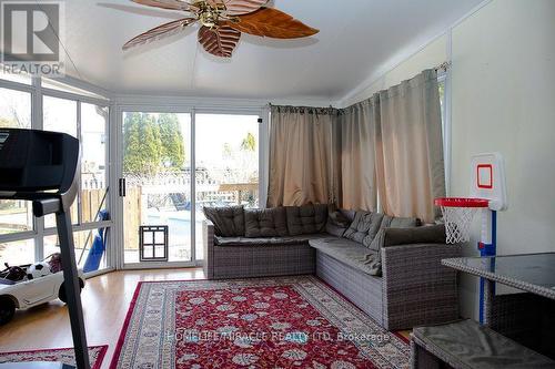 199 Garden Path, Chatham-Kent, ON - Indoor Photo Showing Living Room