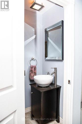 199 Garden Path, Chatham-Kent, ON - Indoor Photo Showing Bathroom