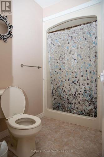 199 Garden Path, Chatham-Kent, ON - Indoor Photo Showing Bathroom