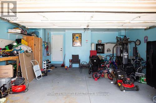 199 Garden Path, Chatham-Kent, ON - Indoor Photo Showing Garage