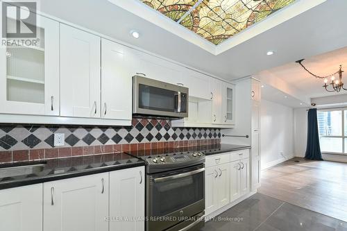 2103 - 25 The Esplanade, Toronto, ON - Indoor Photo Showing Kitchen