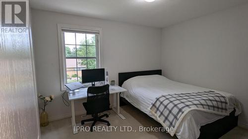 90 Robert Peel Road, Kitchener, ON - Indoor Photo Showing Bedroom