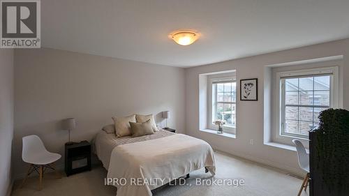 90 Robert Peel Road, Kitchener, ON - Indoor Photo Showing Bedroom