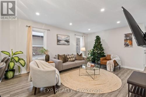 23 Tartan Drive, Zorra, ON - Indoor Photo Showing Living Room