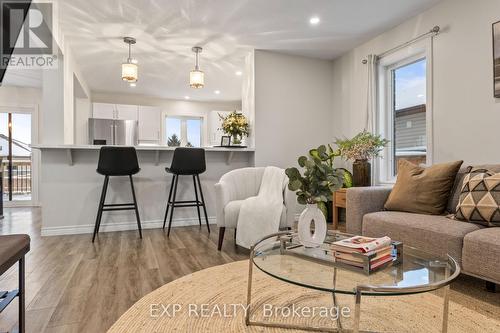 23 Tartan Drive, Zorra, ON - Indoor Photo Showing Living Room