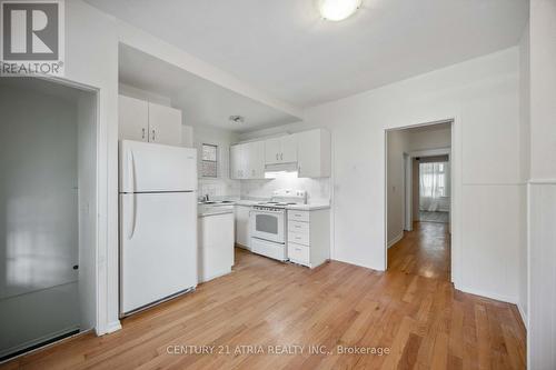 1860 Gerrard Street E, Toronto, ON - Indoor Photo Showing Kitchen