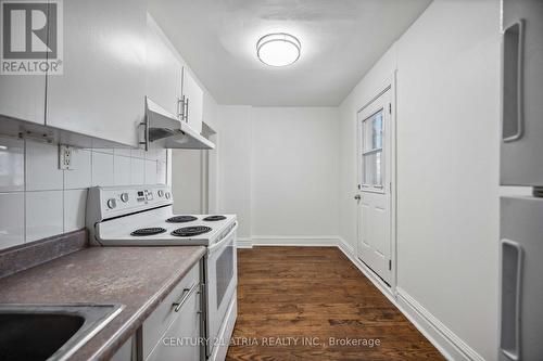 1860 Gerrard Street E, Toronto, ON - Indoor Photo Showing Kitchen