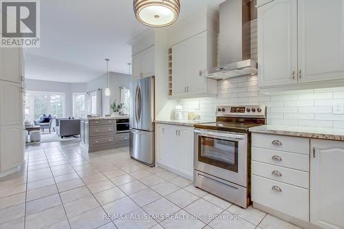 11045 Inglis Drive, Milton, ON - Indoor Photo Showing Kitchen