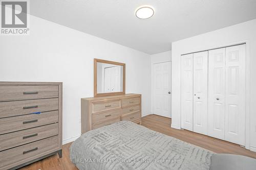 25 Westvillage Drive, Hamilton, ON - Indoor Photo Showing Bedroom