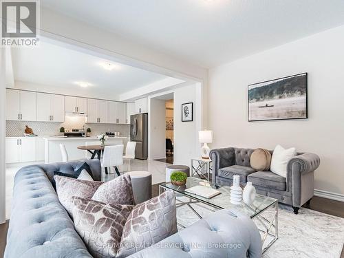 337 Fleetwood Drive, Oshawa, ON - Indoor Photo Showing Living Room