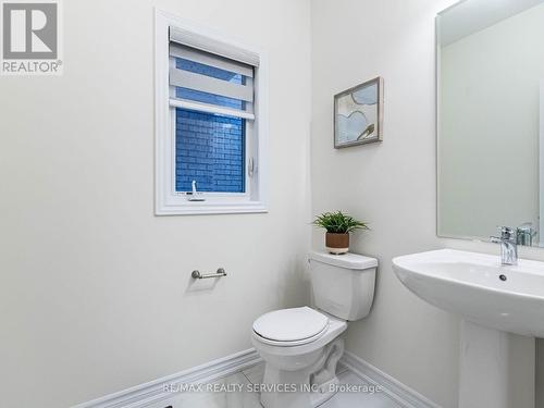 337 Fleetwood Drive, Oshawa, ON - Indoor Photo Showing Bathroom