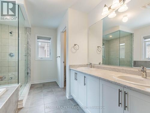 337 Fleetwood Drive, Oshawa, ON - Indoor Photo Showing Bathroom