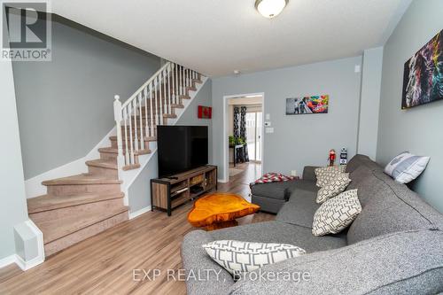 13 Truax Crescent, Essa, ON - Indoor Photo Showing Living Room