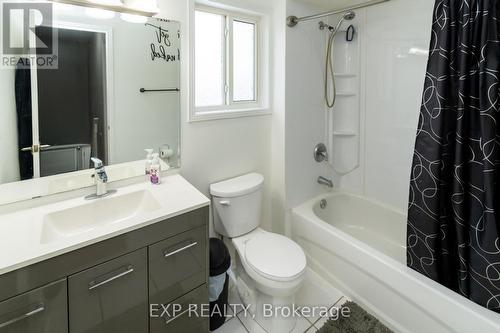 13 Truax Crescent, Essa, ON - Indoor Photo Showing Bathroom