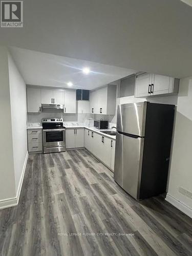 Bsmt-21 Agincourt Circle, Brampton, ON - Indoor Photo Showing Kitchen