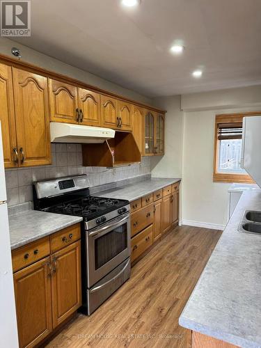 Main - 19 Juliette Square, Brampton, ON - Indoor Photo Showing Kitchen