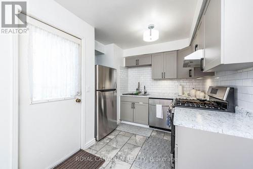 1428 Park Road S, Oshawa, ON - Indoor Photo Showing Kitchen With Upgraded Kitchen