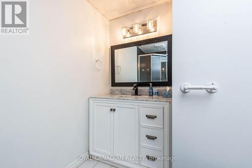 1428 Park Road S, Oshawa, ON - Indoor Photo Showing Bathroom