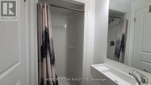 403 - 1900 Simcoe Street N, Oshawa, ON - Indoor Photo Showing Bathroom