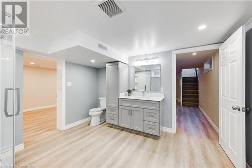 236 Berwick Street, Woodstock, ON - Indoor Photo Showing Bathroom