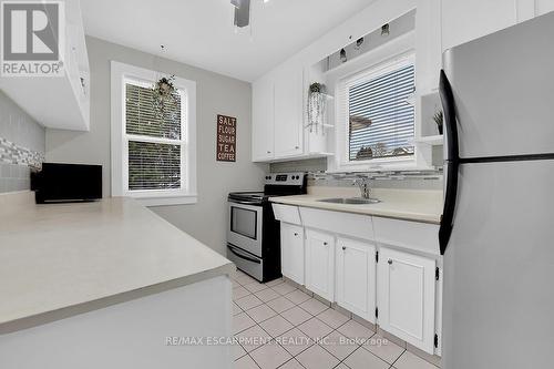 124 East 43Rd Street, Hamilton, ON - Indoor Photo Showing Kitchen