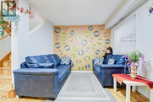 54 Whiteface Crescent, Brampton, ON - Indoor Photo Showing Living Room