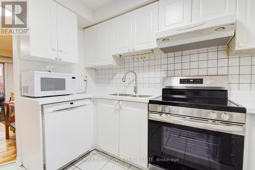 54 Whiteface Crescent, Brampton, ON - Indoor Photo Showing Kitchen With Double Sink