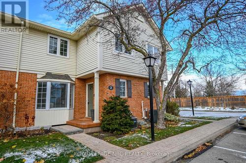 2 - 275 Pelham Road N, St. Catharines (462 - Rykert/Vansickle), ON - Outdoor