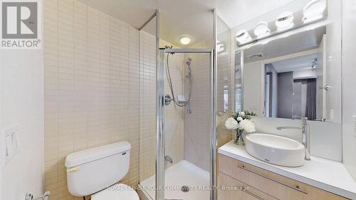 1701 - 21 Carlton Street, Toronto, ON - Indoor Photo Showing Bathroom