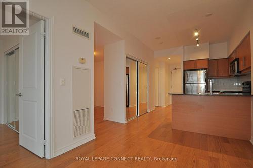 419 - 2885 Bayview Avenue, Toronto, ON - Indoor Photo Showing Kitchen