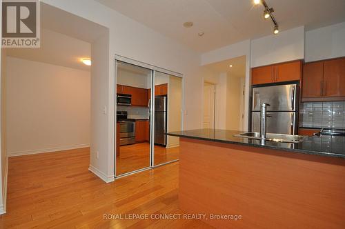 419 - 2885 Bayview Avenue, Toronto, ON - Indoor Photo Showing Kitchen