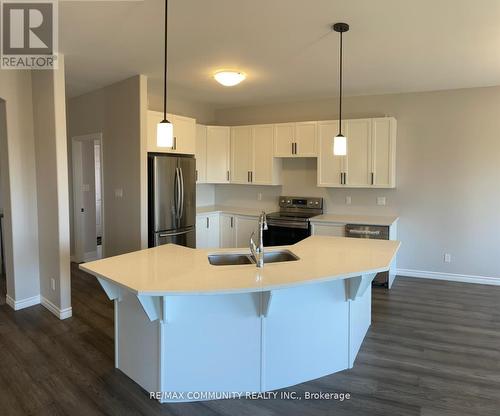 32 Gardiner Street, Belleville, ON - Indoor Photo Showing Kitchen With Double Sink