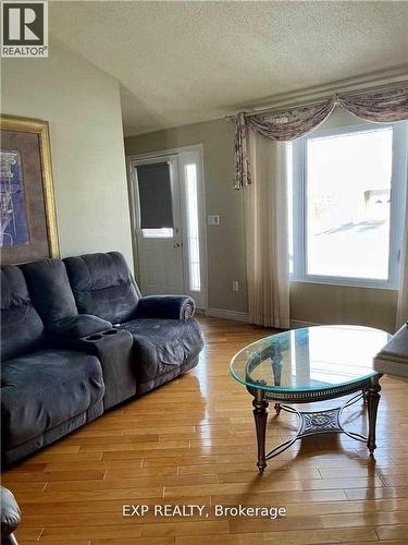 195 Carrie Street, West Nipissing, ON - Indoor Photo Showing Living Room