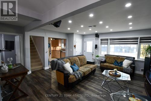 179 Daniel Street, Erin, ON - Indoor Photo Showing Living Room