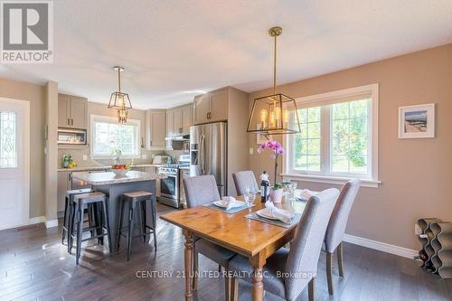 140 - 301 Carnegie Avenue, Peterborough (Northcrest), ON - Indoor Photo Showing Dining Room