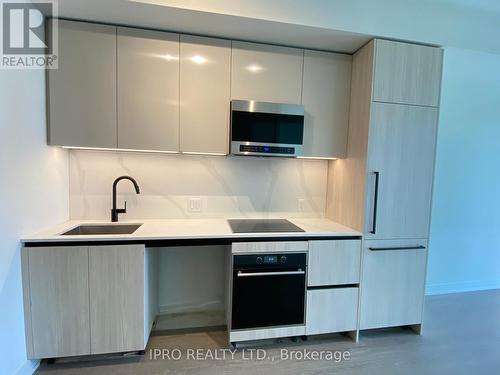 1009 - 425 Front Street E, Toronto, ON - Indoor Photo Showing Kitchen