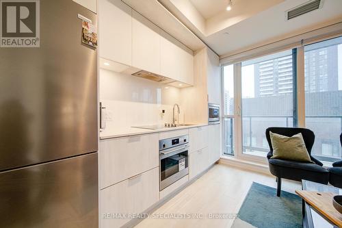 1306 - 130 River Street, Toronto, ON - Indoor Photo Showing Kitchen