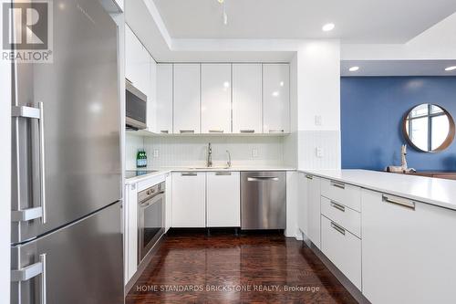 4404 - 33 Charles Street E, Toronto, ON - Indoor Photo Showing Kitchen With Upgraded Kitchen