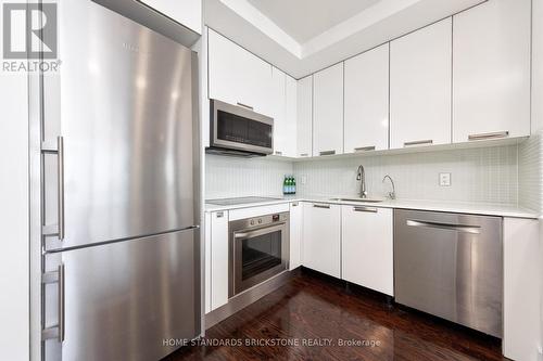 4404 - 33 Charles Street E, Toronto, ON - Indoor Photo Showing Kitchen