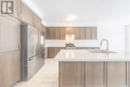 2193 Crystal Drive, Oshawa, ON - Indoor Photo Showing Kitchen